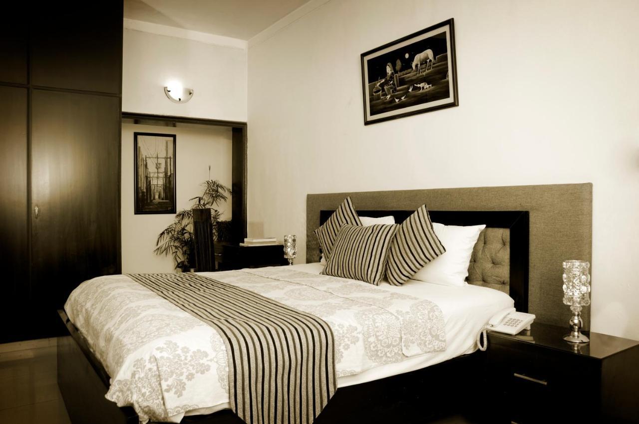 Royal Elegance Hotel Lahore Esterno foto
