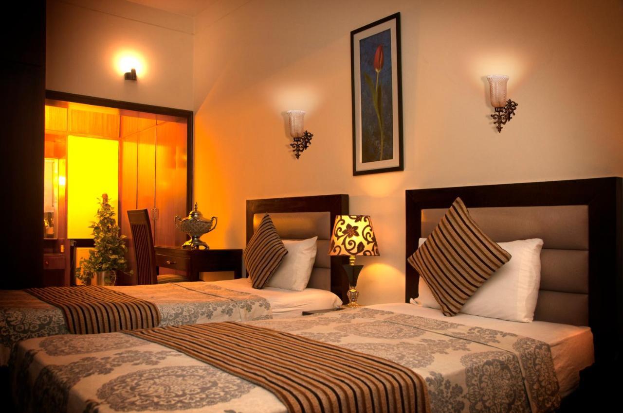 Royal Elegance Hotel Lahore Esterno foto
