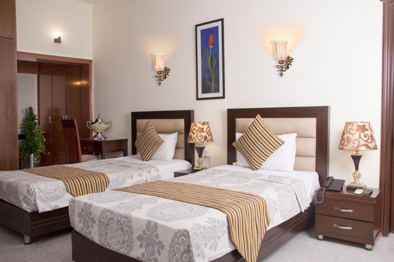 Royal Elegance Hotel Lahore Esterno foto