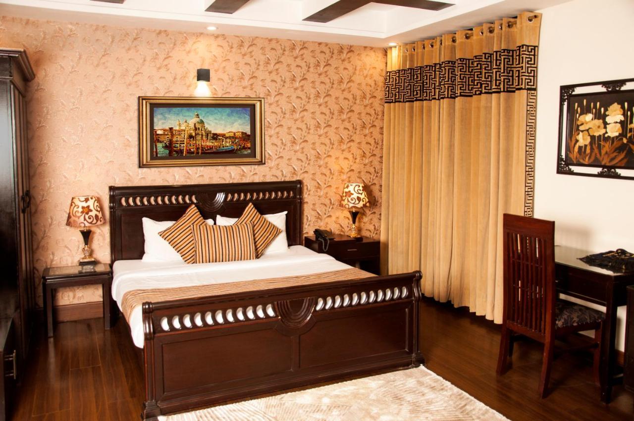 Royal Elegance Hotel Lahore Esterno foto