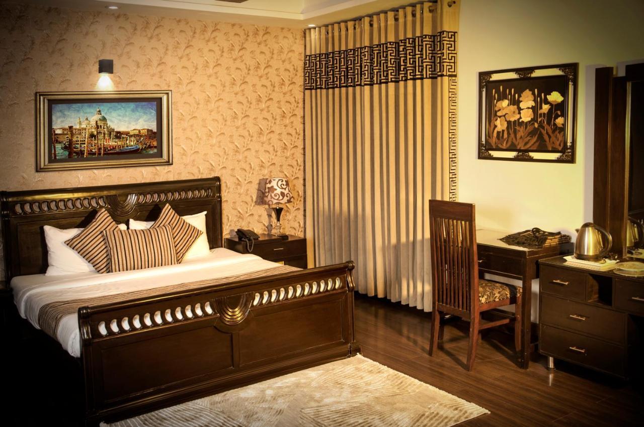 Royal Elegance Hotel Lahore Esterno foto