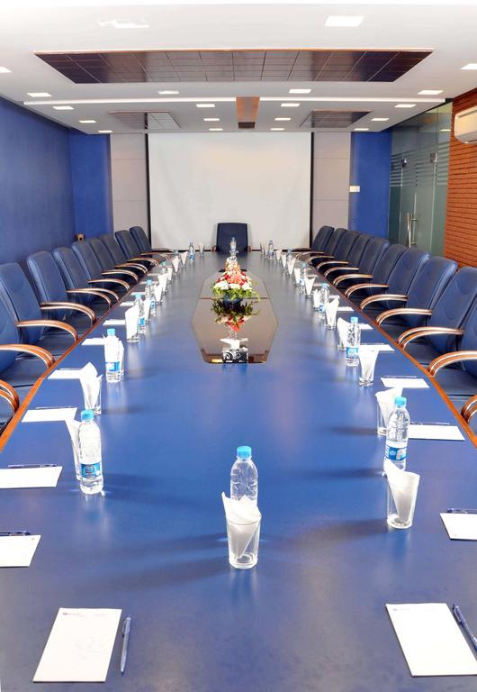 Royal Elegance Hotel Lahore Esterno foto