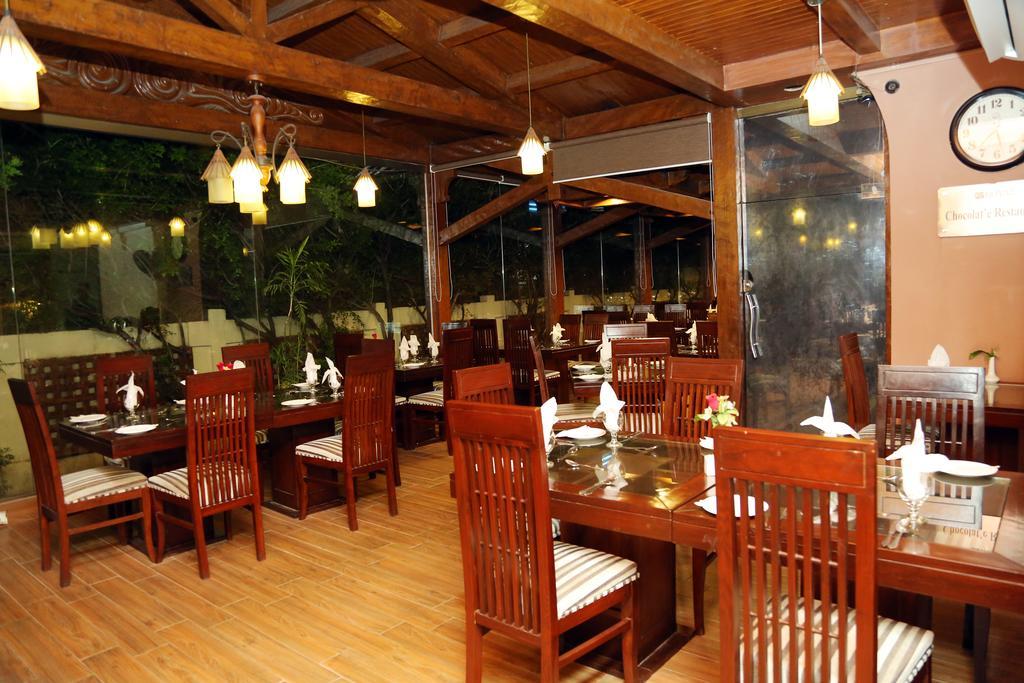 Royal Elegance Hotel Lahore Esterno foto