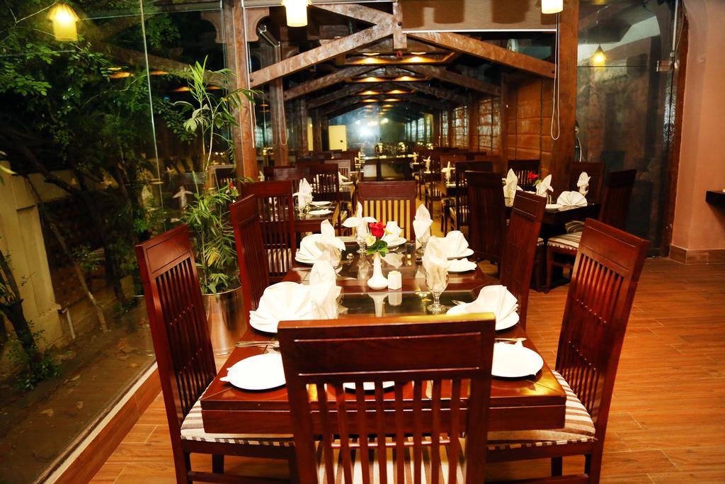 Royal Elegance Hotel Lahore Esterno foto