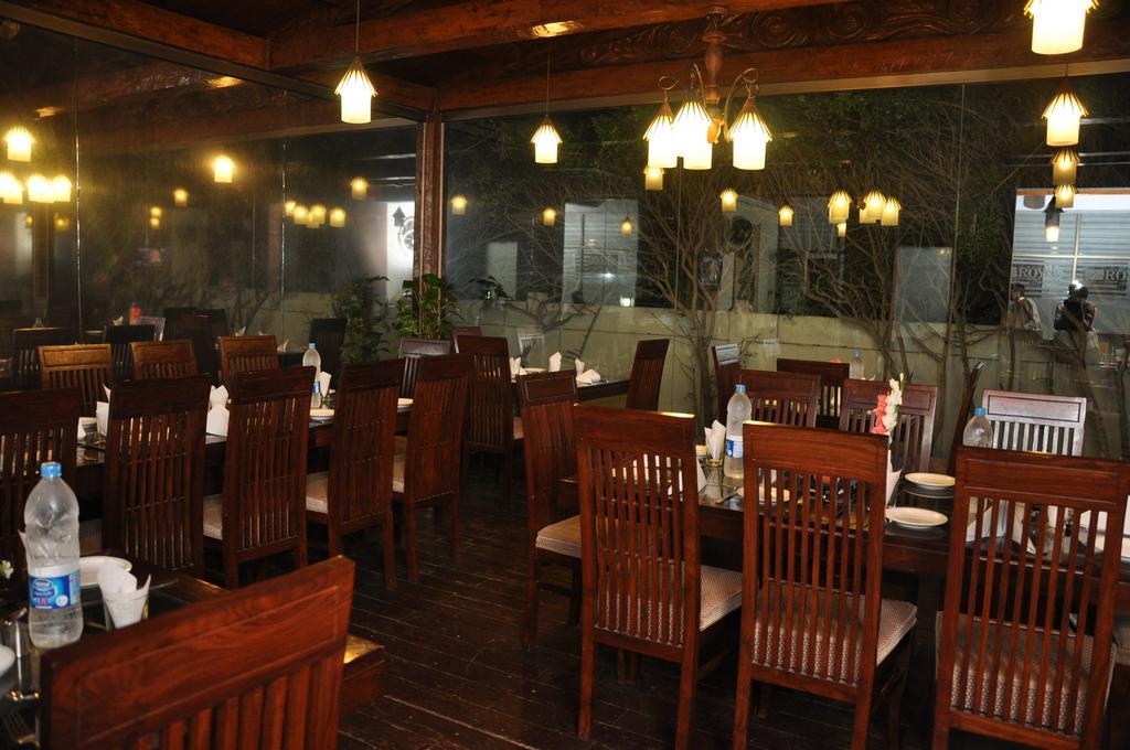 Royal Elegance Hotel Lahore Esterno foto
