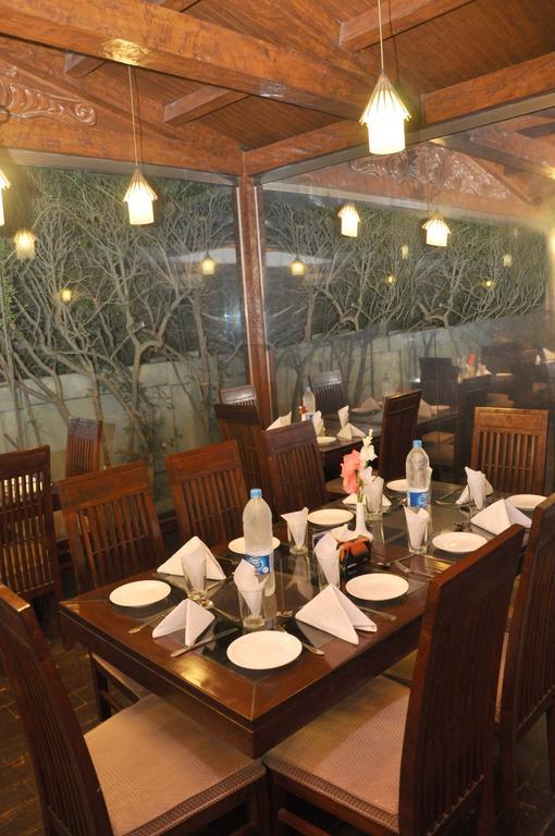 Royal Elegance Hotel Lahore Esterno foto