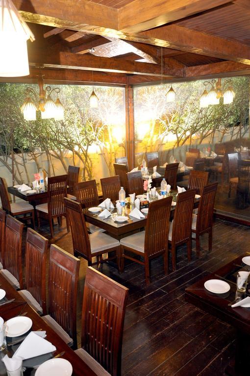 Royal Elegance Hotel Lahore Esterno foto