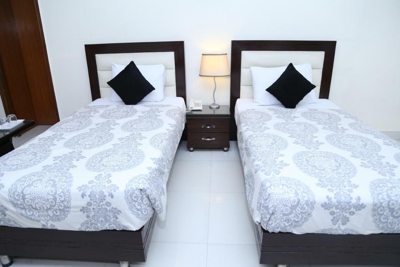 Royal Elegance Hotel Lahore Esterno foto